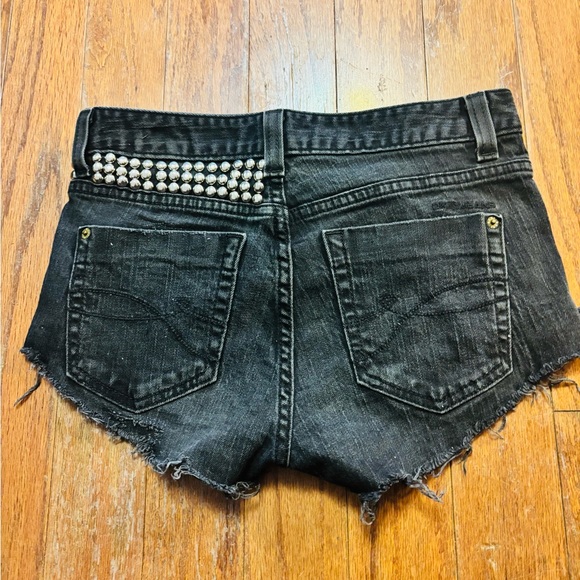 DKNY Vintage Black Distressed Denim Shorts with Studs EUC Size 2 - Picture 2 of 7